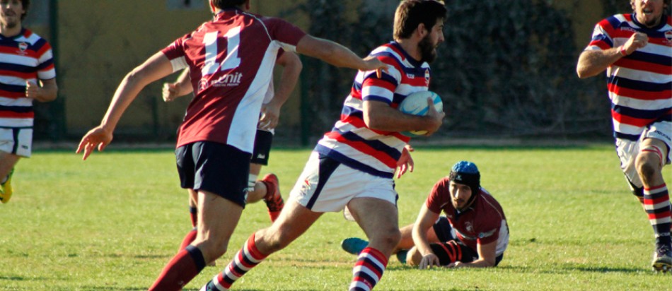 Alejandro Huete se afianzó en el centro de la cancha