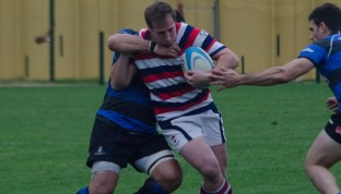 Old Resian se enfrentó tres veces ante Universitario (R). Le ganó una vez