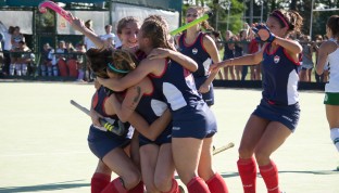 Abrazo de gol. Old Resian dio el primer paso y sueña con estar en semifinales