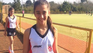 Dolores no puede ocultar su felicidad por formar parte del seleccionado de la AHL