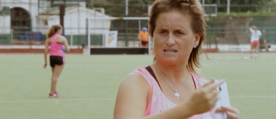 Sole Etchegaray, entrenadora de arqueras de Old Resian, integra el staff de Arqueros Okey