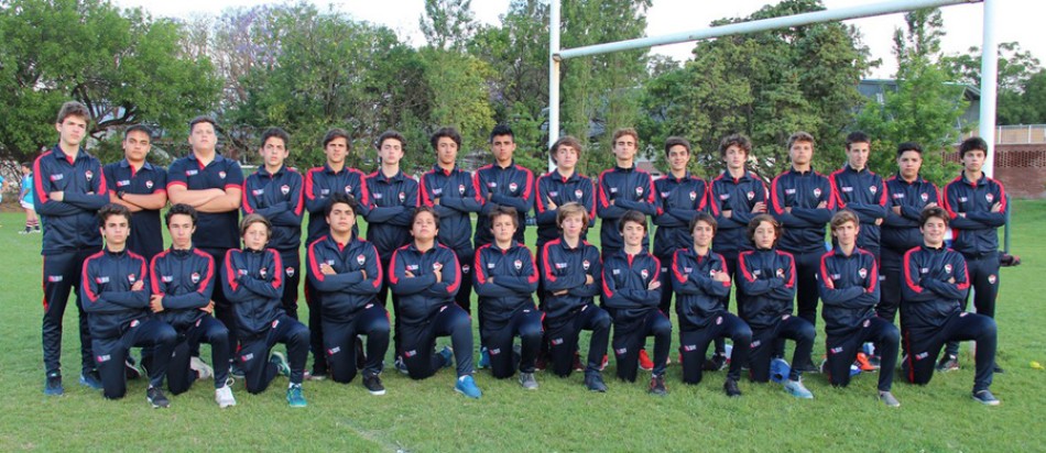 El plantel lució la indumentaria especial para la última gira como infantiles